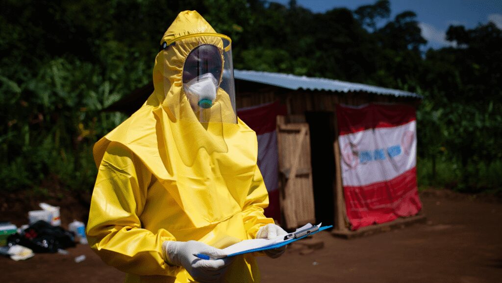 Ebola: l'OMS évoque un risque « élevé » en Afrique centrale mais « faible » au niveau mondial