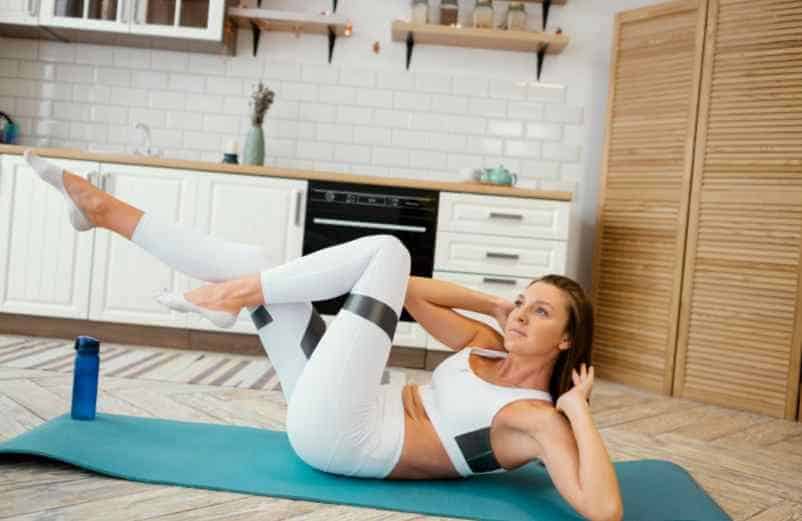 Exercice pour avoir le ventre plat rapidement : 7 mouvements efficaces à faire chez soi Caratello