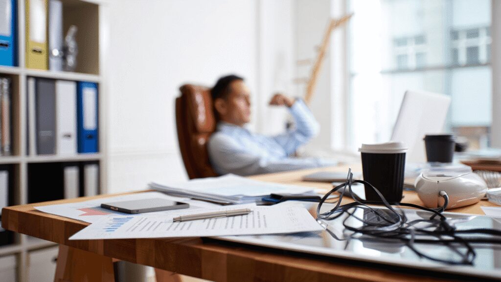 Votre bureau vous freine plus que vous ne le
pensez : 3 façons simples de le désencombrer pour devenir un
meilleur leader
