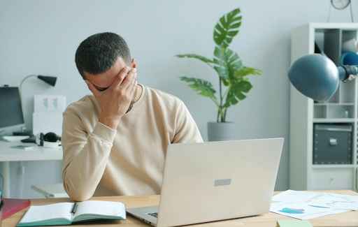 Stress, fatigue, confiance en soi : les facteurs qui influencent la vie intime Caratello