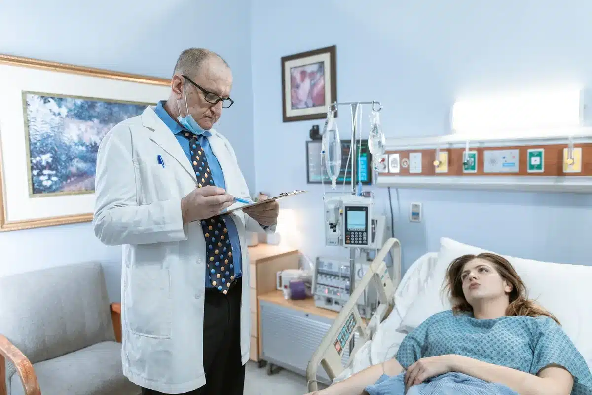 Évaluation médicale lors de l'admission hospitalière